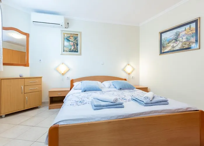 Sepat With Free Parking Place In